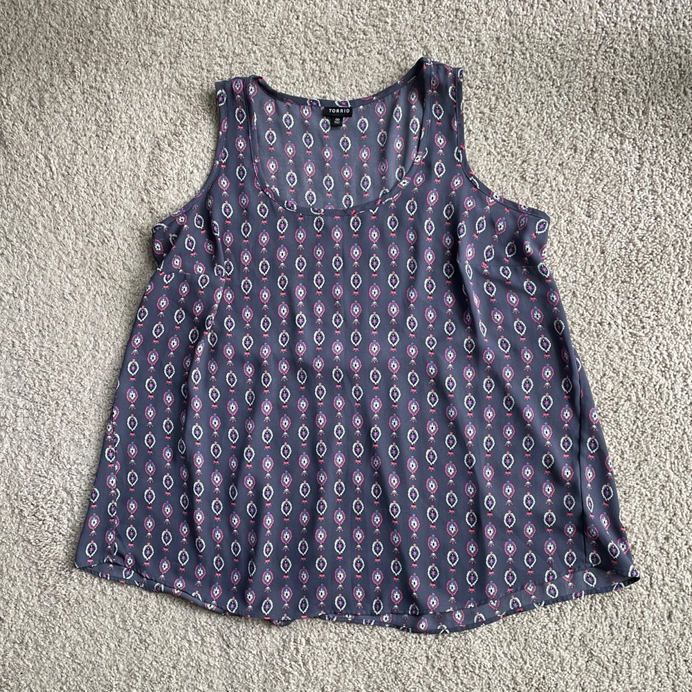 Torrid Southwestern Gray Pink Paisley Sleeveless Top Size 00 (Medium/Large, 10) - Picture 7 of 8